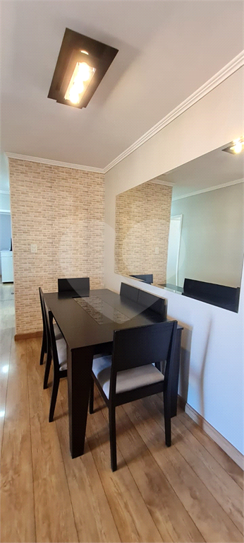 APARTAMENTO em JARDIM ZAIRA
