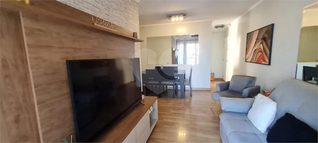 APARTAMENTO em JARDIM ZAIRA