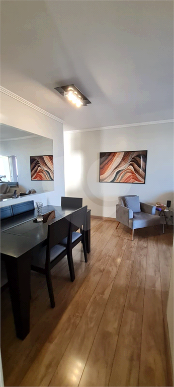 APARTAMENTO em JARDIM ZAIRA