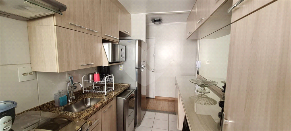 APARTAMENTO em JARDIM ZAIRA