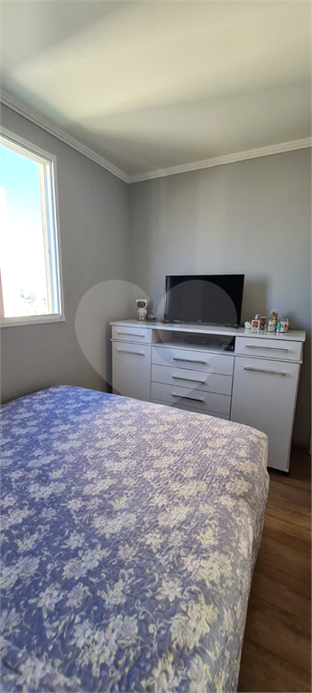 APARTAMENTO em JARDIM ZAIRA
