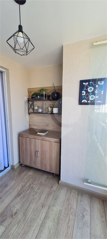 APARTAMENTO em JARDIM ZAIRA