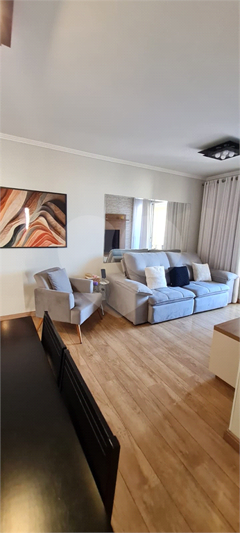 APARTAMENTO em JARDIM ZAIRA