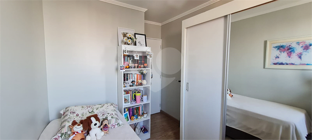 APARTAMENTO em JARDIM ZAIRA