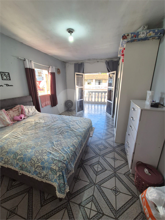 SOBRADO À VENDA COM 2 CASAS - 3 QUARTOS - 2 VAGAS
