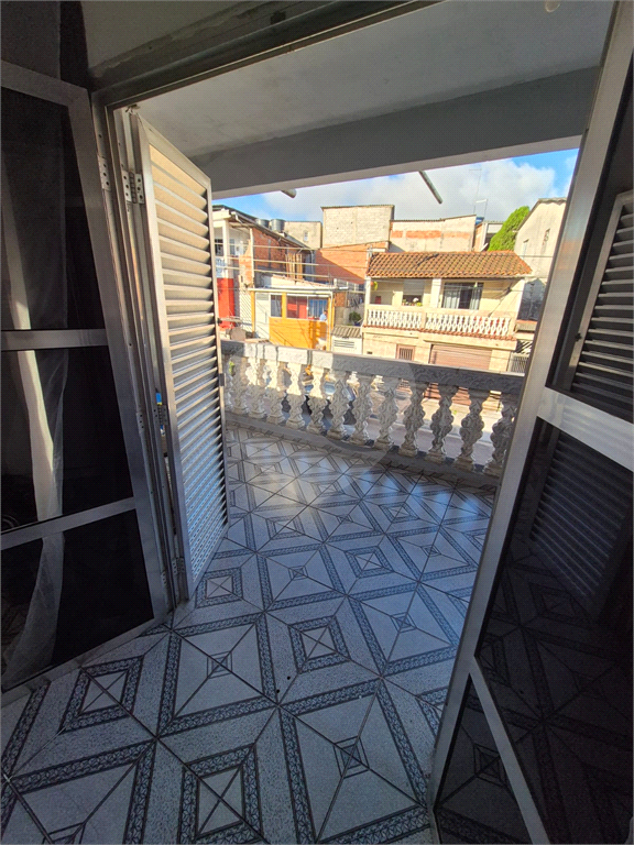 SOBRADO À VENDA COM 2 CASAS - 3 QUARTOS - 2 VAGAS