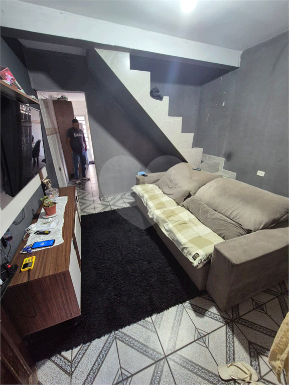 SOBRADO À VENDA COM 2 CASAS - 3 QUARTOS - 2 VAGAS
