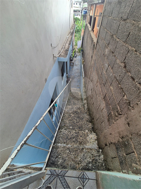SOBRADO À VENDA COM 2 CASAS - 3 QUARTOS - 2 VAGAS