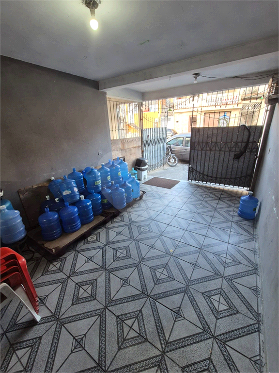 SOBRADO À VENDA COM 2 CASAS - 3 QUARTOS - 2 VAGAS