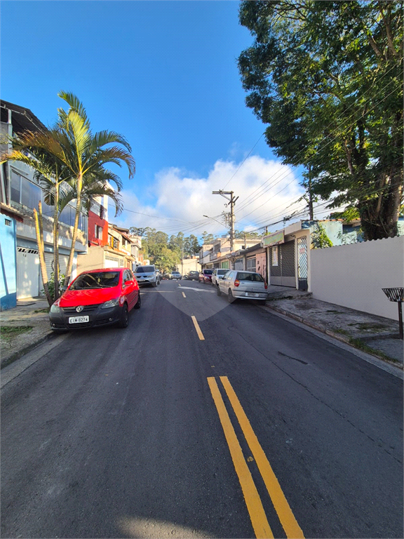 SOBRADO À VENDA COM 2 CASAS - 3 QUARTOS - 2 VAGAS