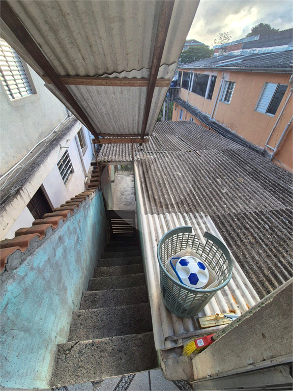 SOBRADO À VENDA COM 2 CASAS - 3 QUARTOS - 2 VAGAS