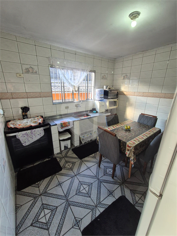 SOBRADO À VENDA COM 2 CASAS - 3 QUARTOS - 2 VAGAS