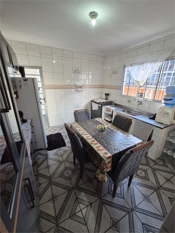 SOBRADO À VENDA COM 2 CASAS - 3 QUARTOS - 2 VAGAS