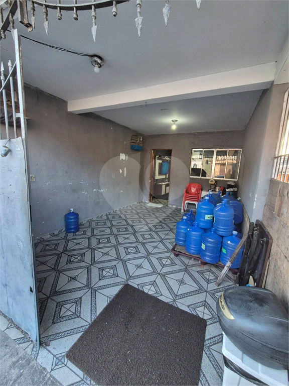SOBRADO À VENDA COM 2 CASAS - 3 QUARTOS - 2 VAGAS