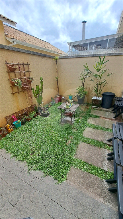 Casa à venda no Condomínio Moradas do Horto – 3 dormitórios, 1 suíte, quintal com churrasqueira e 2 vagas
