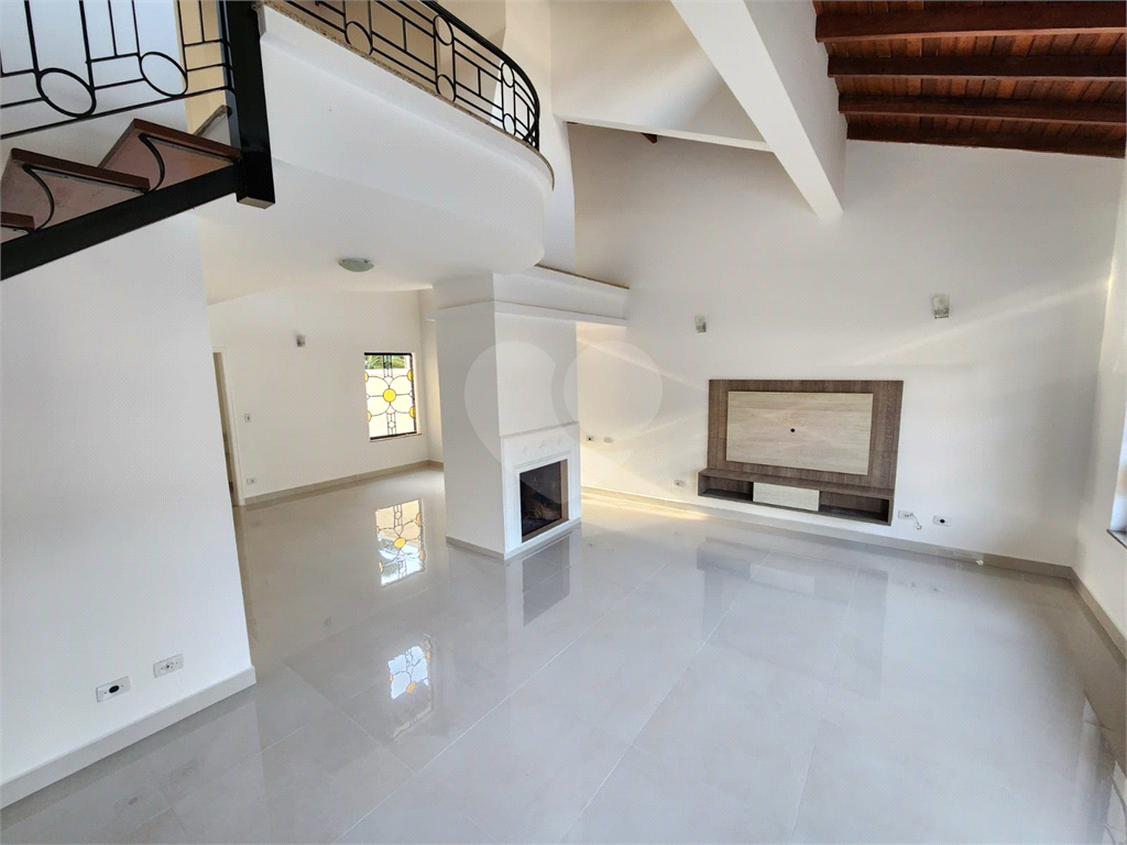 Casa de Condomínio para alugar com 3 quartos, 180m² - Foto 2