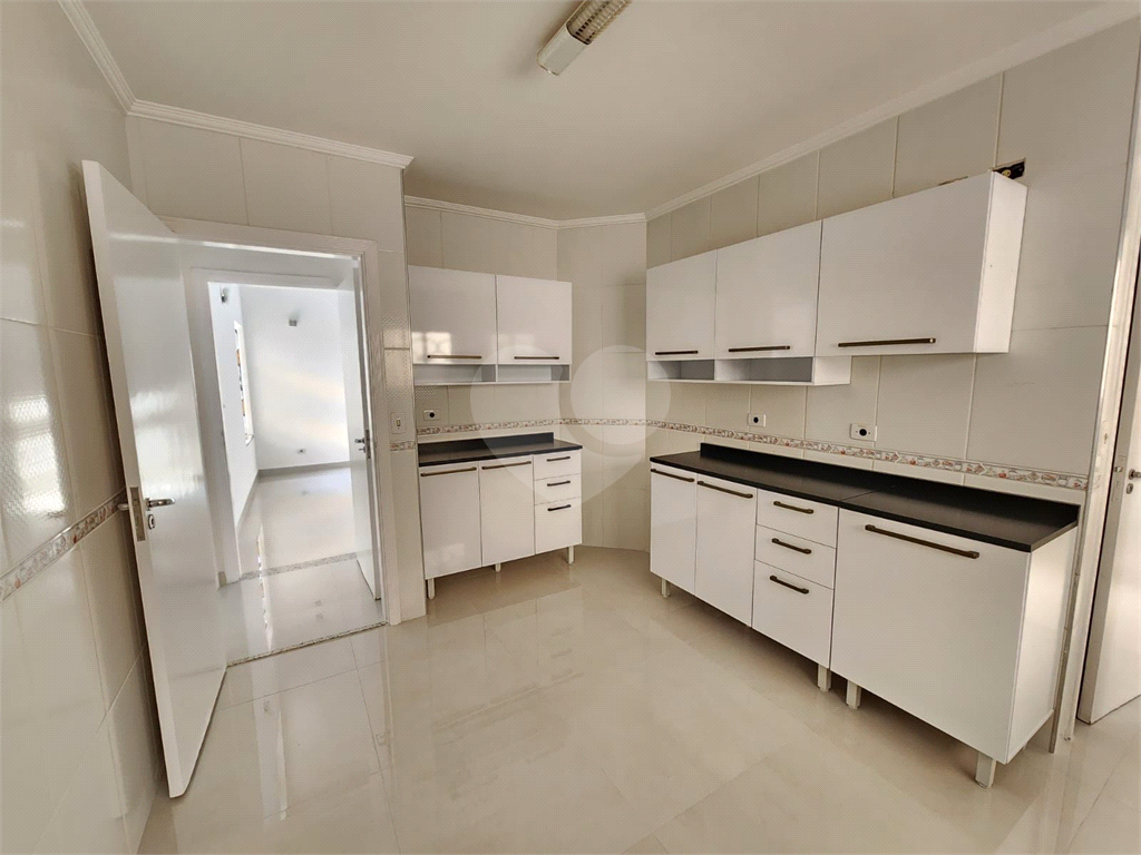 Casa de Condomínio para alugar com 3 quartos, 180m² - Foto 6