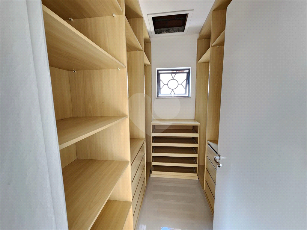 Casa de Condomínio para alugar com 3 quartos, 180m² - Foto 13