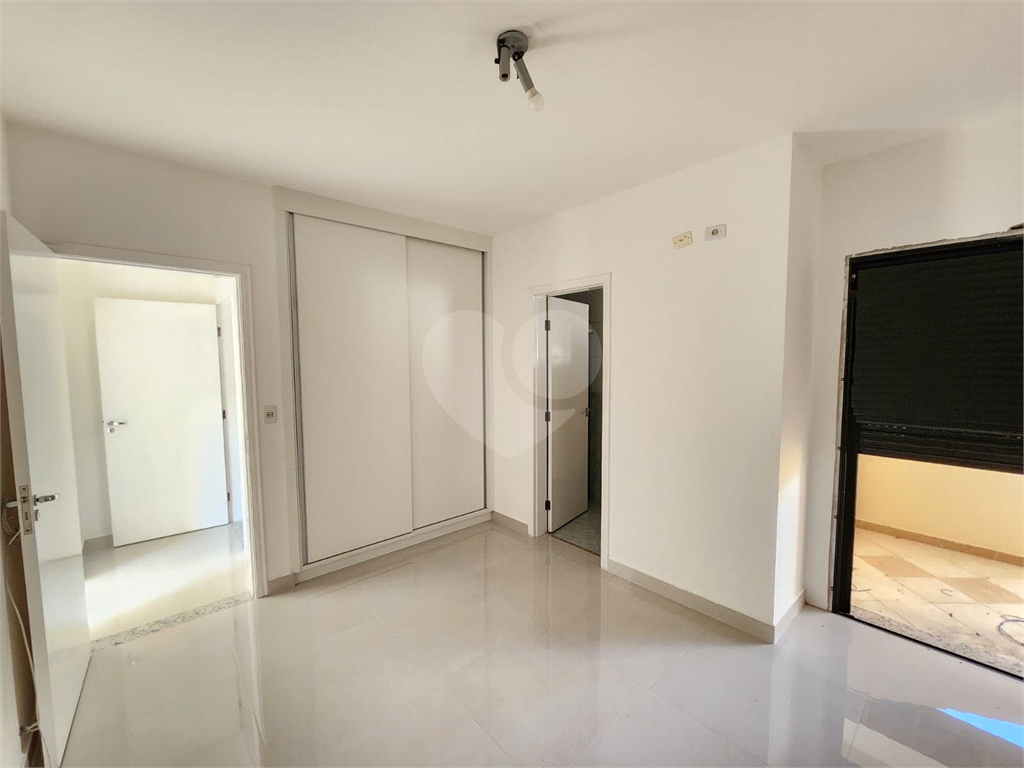 Casa de Condomínio para alugar com 3 quartos, 180m² - Foto 16