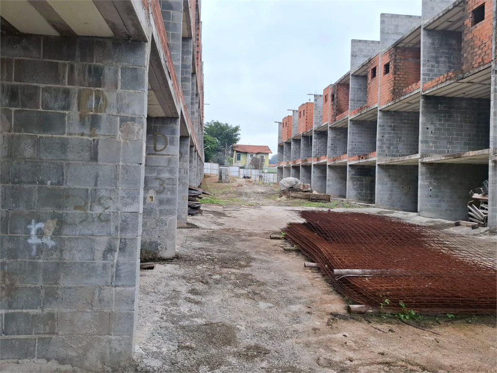 SOBRADO condomínio fechado no TREMEMBÉ com 3 suítes e 3 vagas de garagem