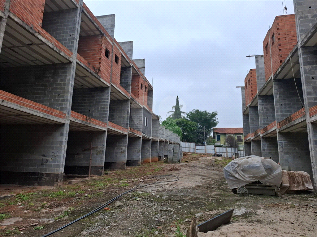 SOBRADO condomínio fechado no TREMEMBÉ com 3 suítes e 3 vagas de garagem