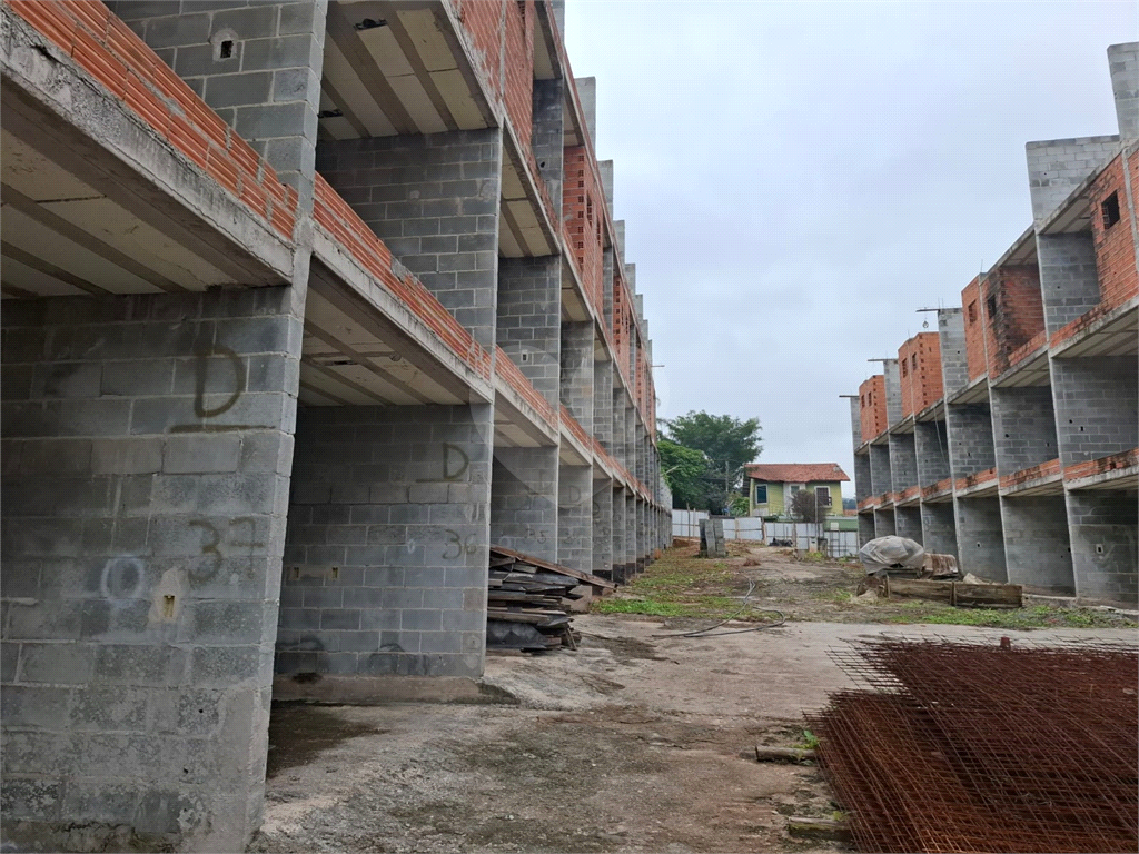 SOBRADO condomínio fechado no TREMEMBÉ com 3 suítes e 3 vagas de garagem