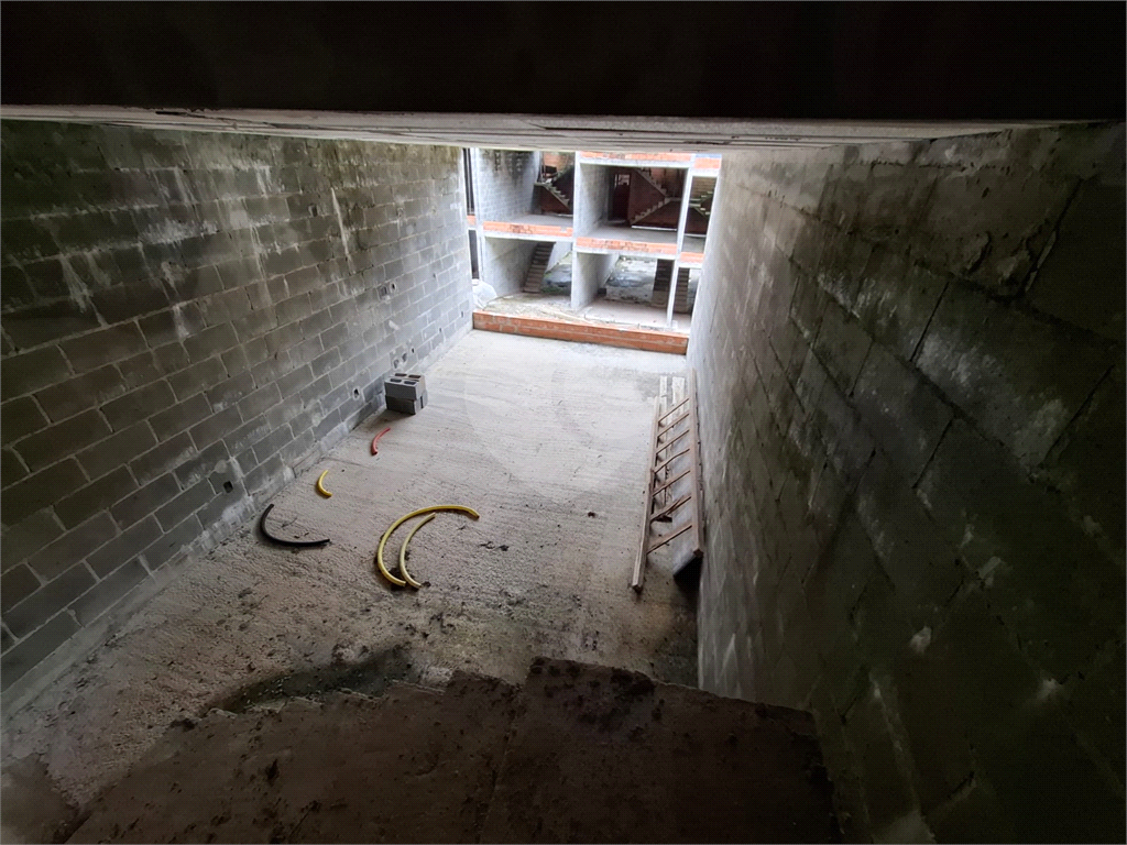 SOBRADO condomínio fechado no TREMEMBÉ com 3 suítes e 3 vagas de garagem