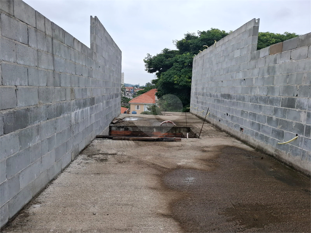 SOBRADO condomínio fechado no TREMEMBÉ com 3 suítes e 3 vagas de garagem