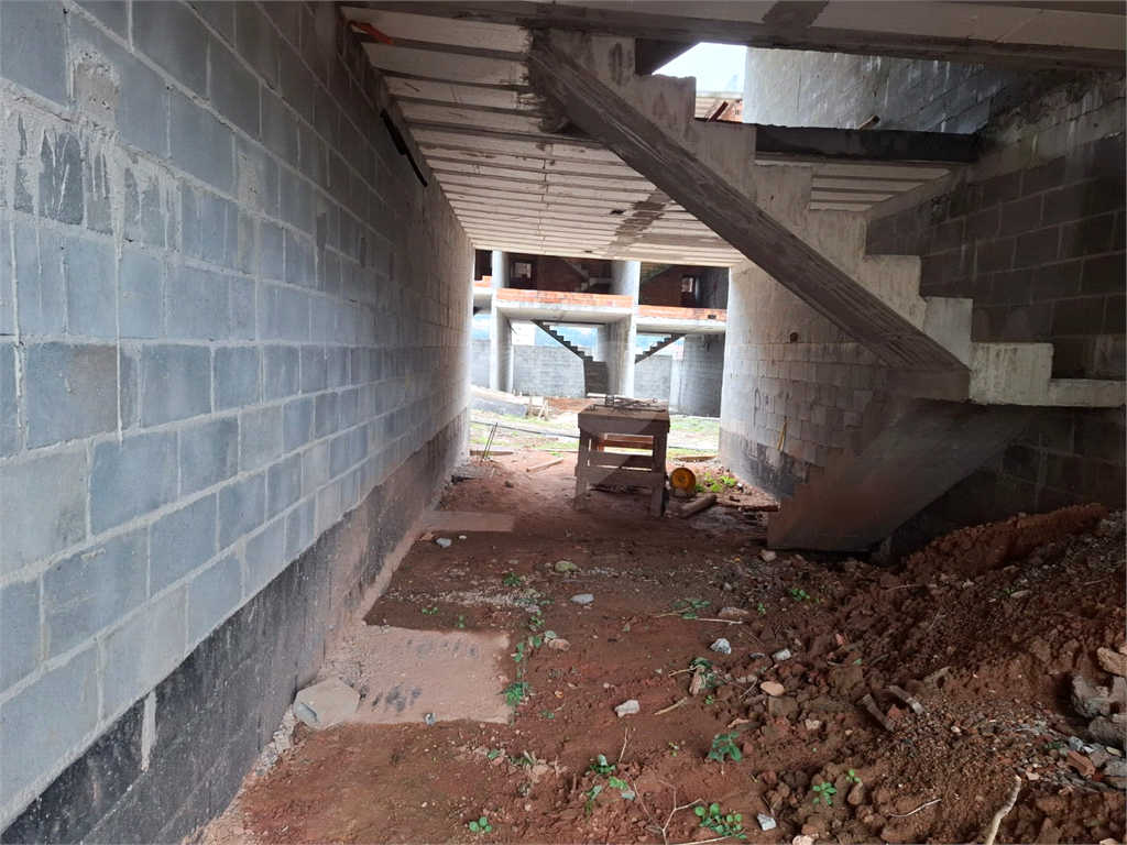 SOBRADO condomínio fechado no TREMEMBÉ com 3 suítes e 3 vagas de garagem