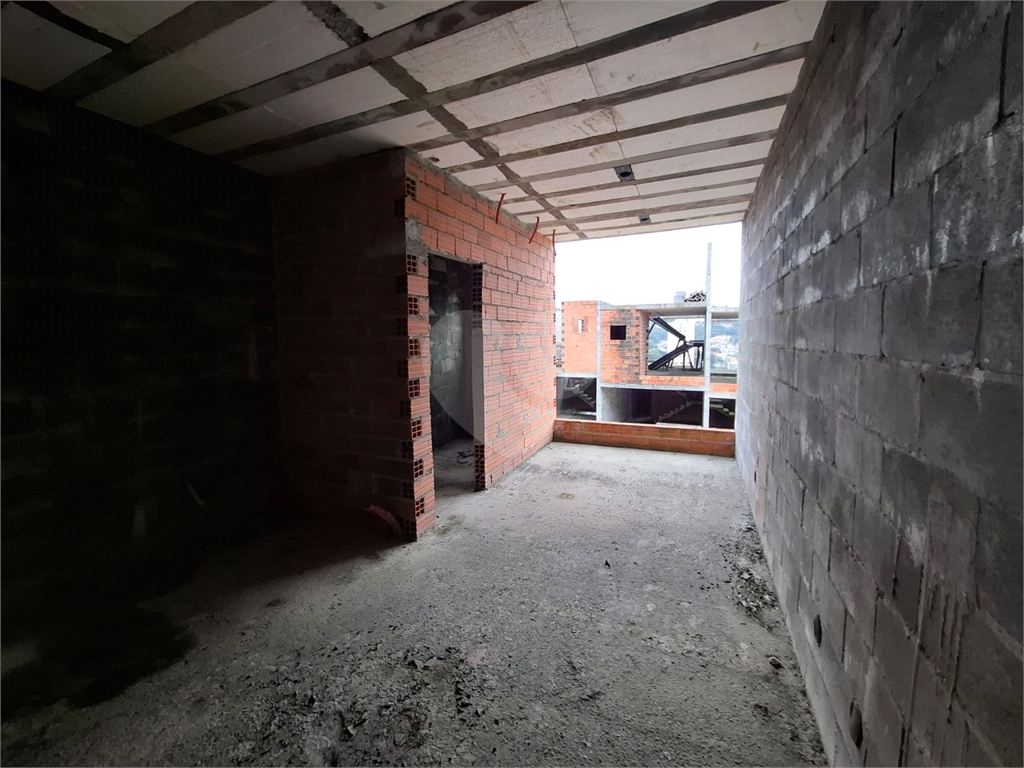 SOBRADO condomínio fechado no TREMEMBÉ com 3 suítes e 3 vagas de garagem