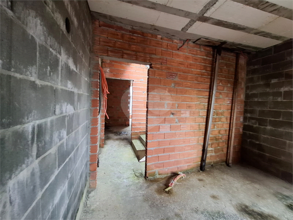 SOBRADO condomínio fechado no TREMEMBÉ com 3 suítes e 3 vagas de garagem