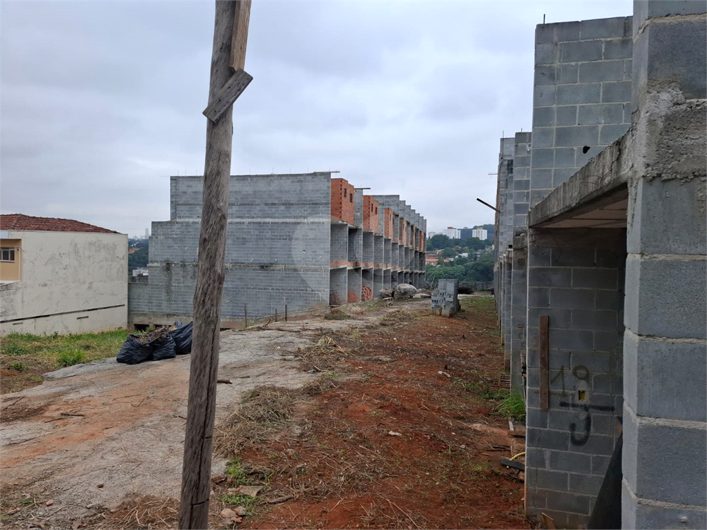 SOBRADO condomínio fechado no TREMEMBÉ com 3 suítes e 3 vagas de garagem