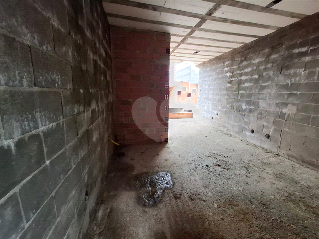 SOBRADO condomínio fechado no TREMEMBÉ com 3 suítes e 3 vagas de garagem
