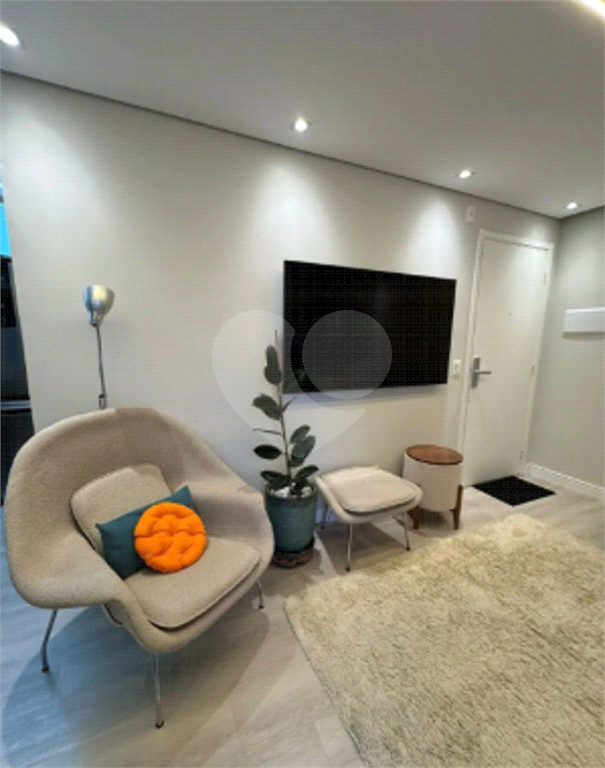APARTAMENTO em VILA AUGUSTA