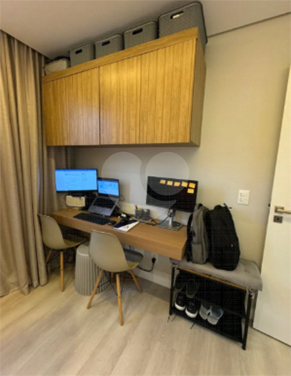 APARTAMENTO em VILA AUGUSTA