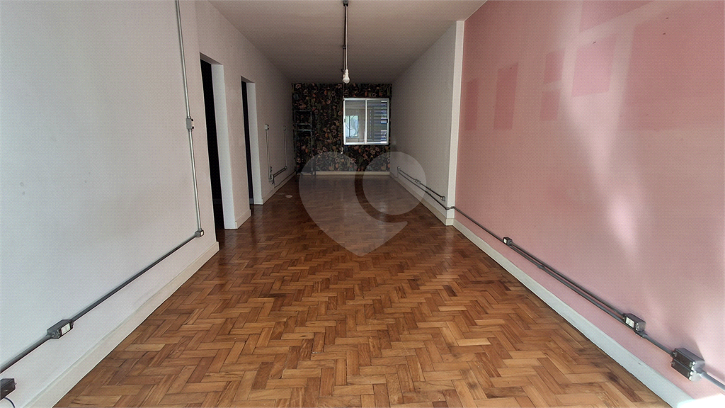 Apartamento à venda de 1 dormitório com 54 m2 na rua Martins Fontes, Consolação