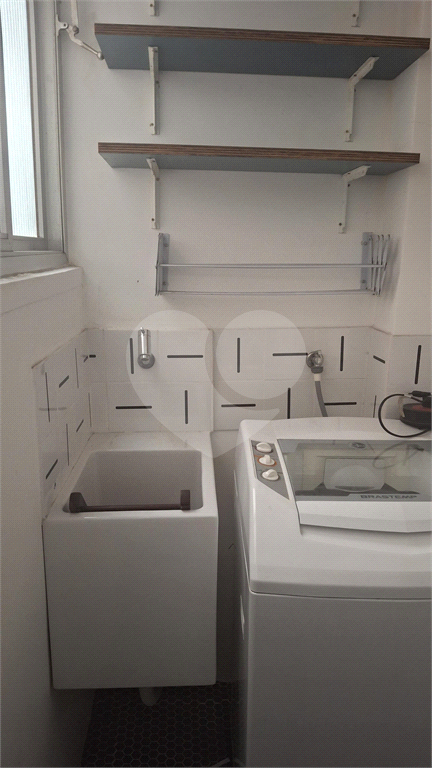 Apartamento à venda de 1 dormitório com 54 m2 na rua Martins Fontes, Consolação