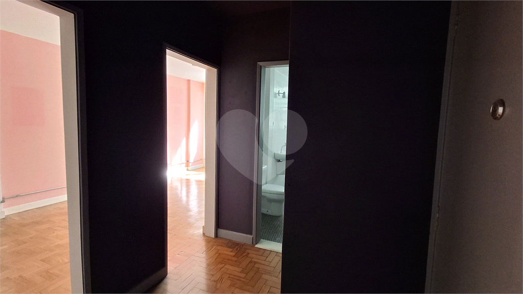 Apartamento à venda de 1 dormitório com 54 m2 na rua Martins Fontes, Consolação