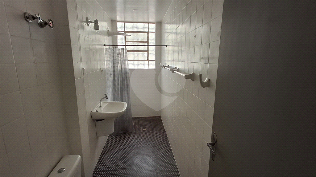 Apartamento à venda de 1 dormitório com 54 m2 na rua Martins Fontes, Consolação