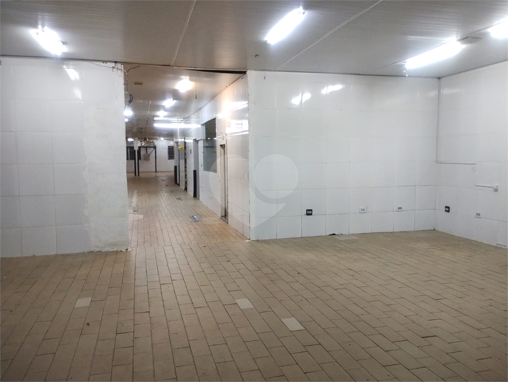 Prédio Comercial à Venda na Casa Verde Baixa – Localização Estratégica e Estrutura Completa