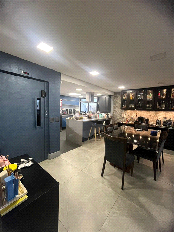 Lindo apartamento 3 dormitorios,2 vagas.