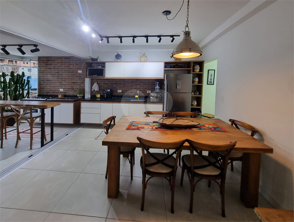 APARTAMENTO em ITAGUÁ