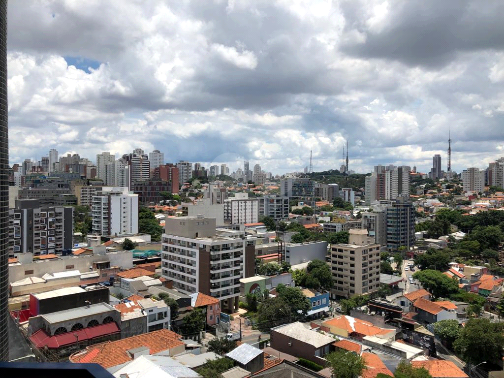 APARTAMENTO em PINHEIROS