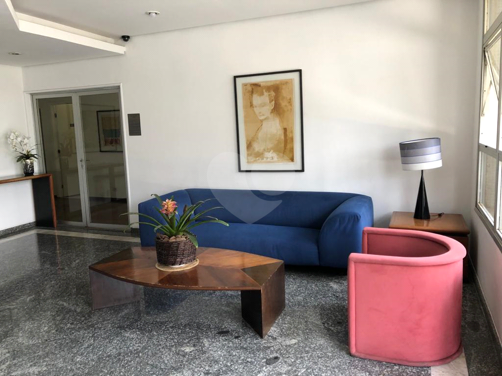 APARTAMENTO em PINHEIROS