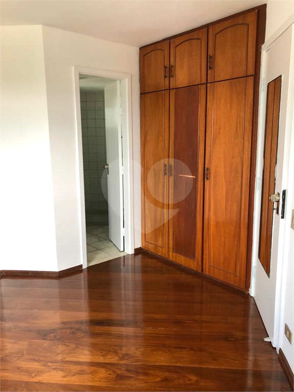 APARTAMENTO em PINHEIROS