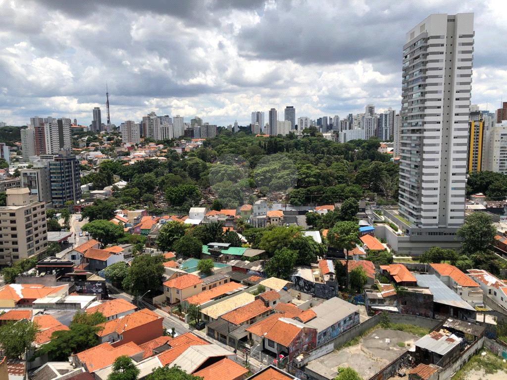 APARTAMENTO em PINHEIROS