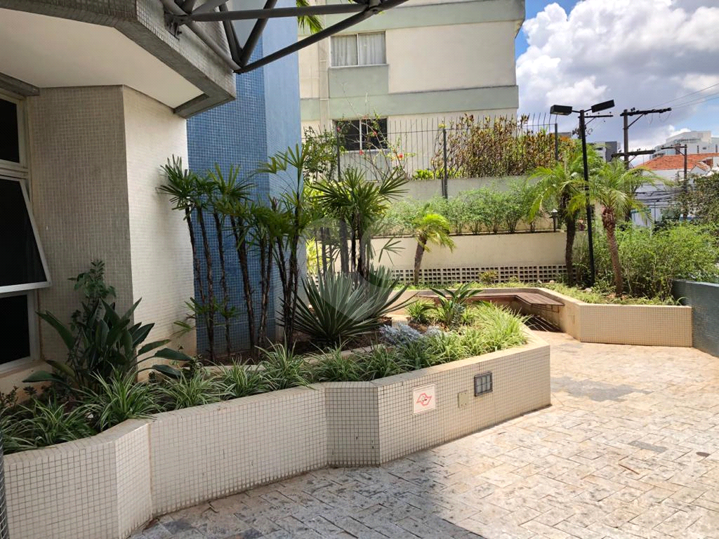 APARTAMENTO em PINHEIROS