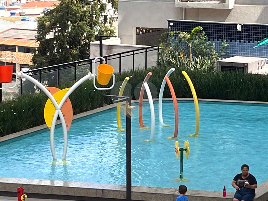 APARTAMENTO em VILA AUGUSTA