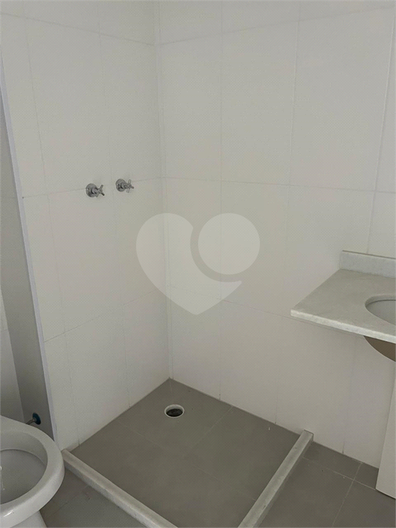 APARTAMENTO em VILA AUGUSTA