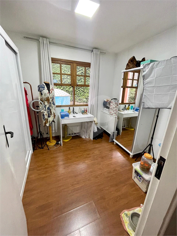 Casa à venda no Condomínio Vila Nova de Mafra – 3 dormitórios, 1 suíte e quintal | São Paulo – SP